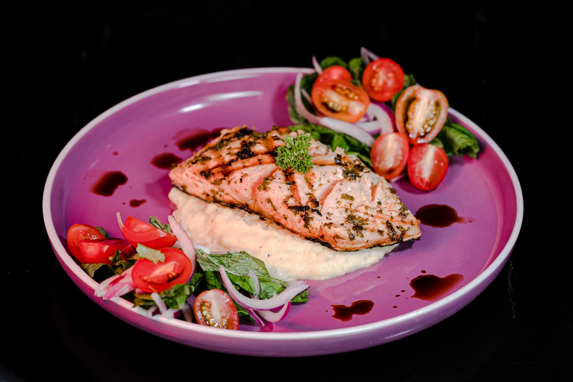 Fotografía gastronómica en fondo negro
