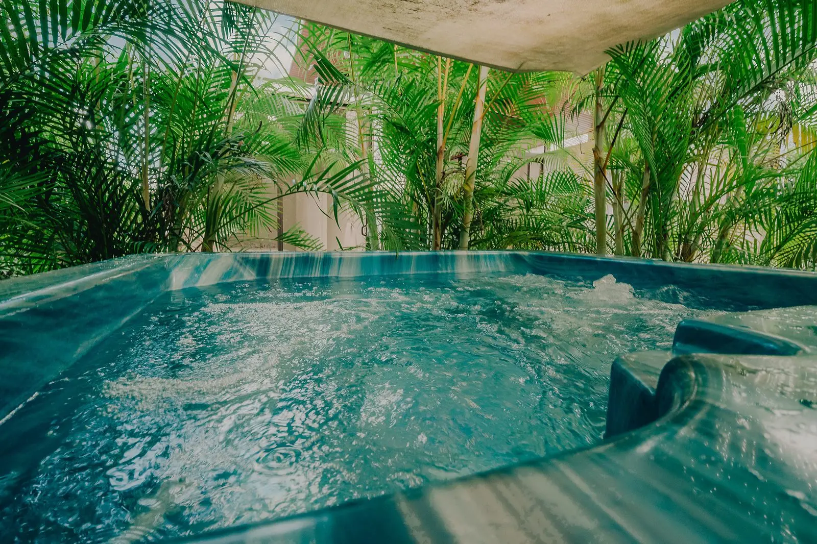 Agua del jacuzzi en movimiento